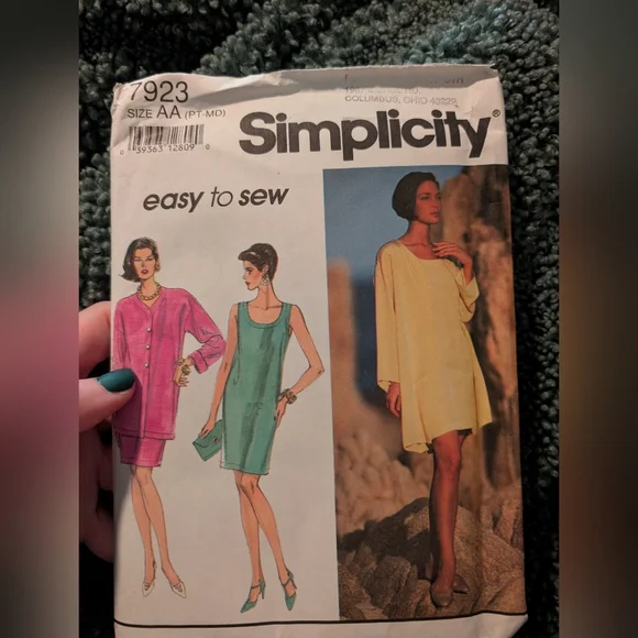 Simplicity pattern - Picture 1 of 3
